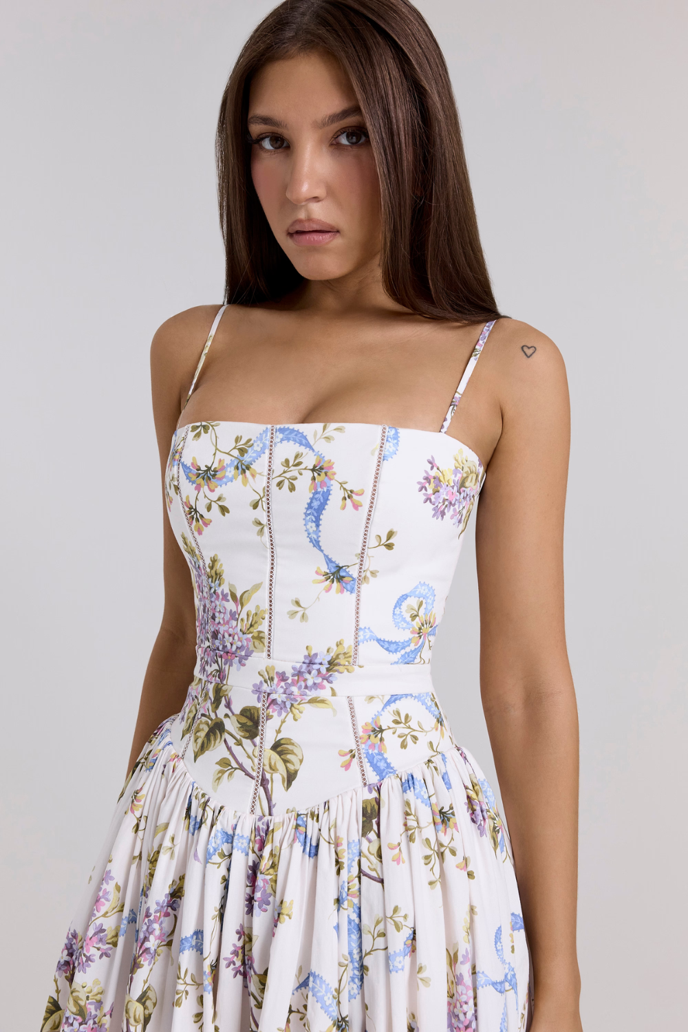 LARINA | Chic vestido midi con corsé y estampado floral