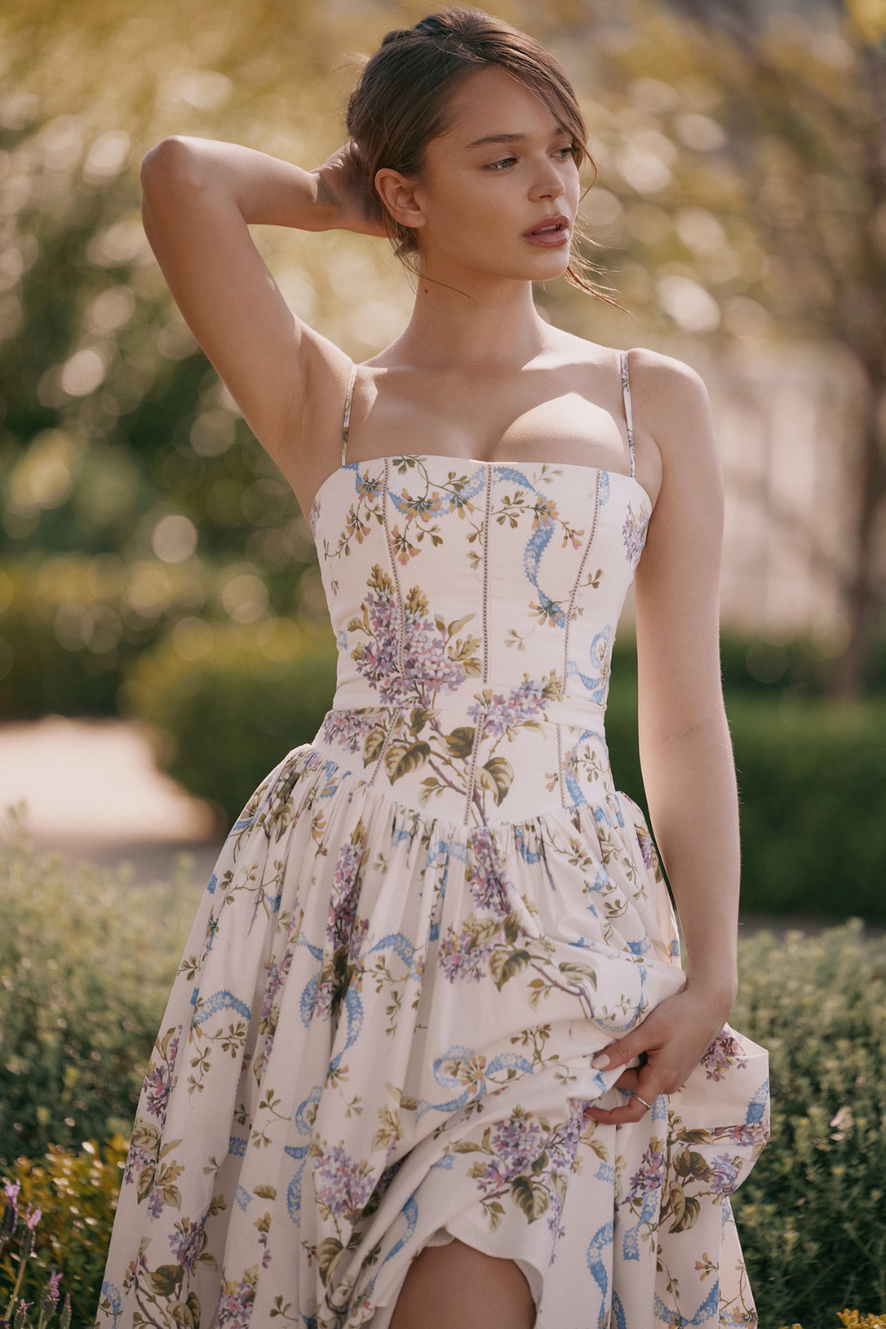 LARINA | Chic vestido midi con corsé y estampado floral