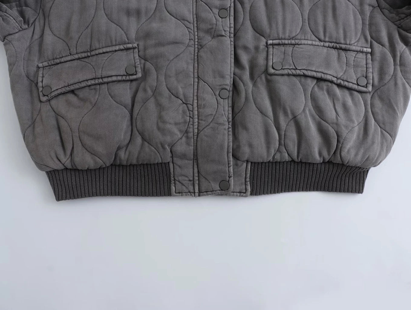 MALIN | Chaqueta bomber minimalista