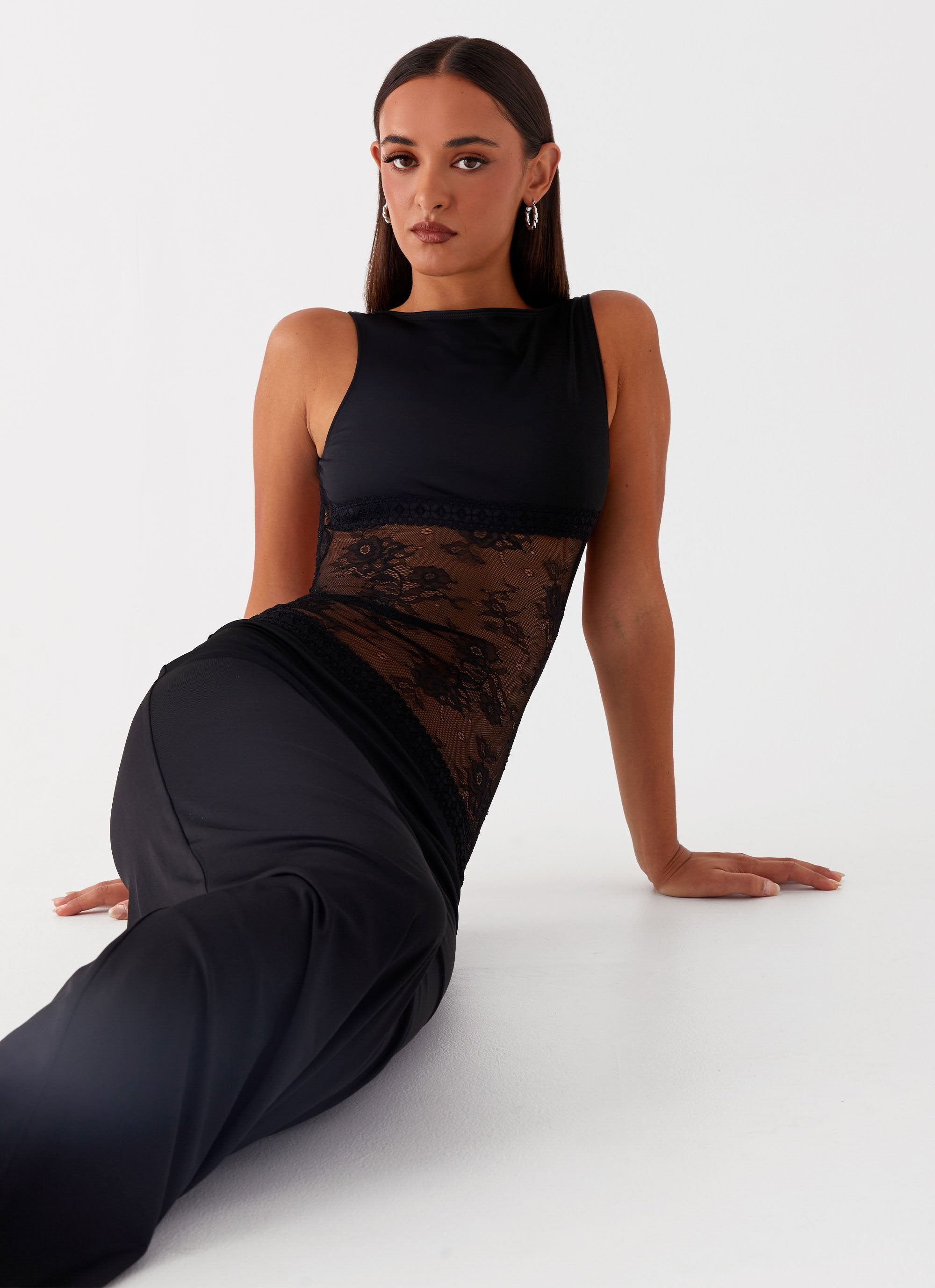 SELENA | Elegante con cortes