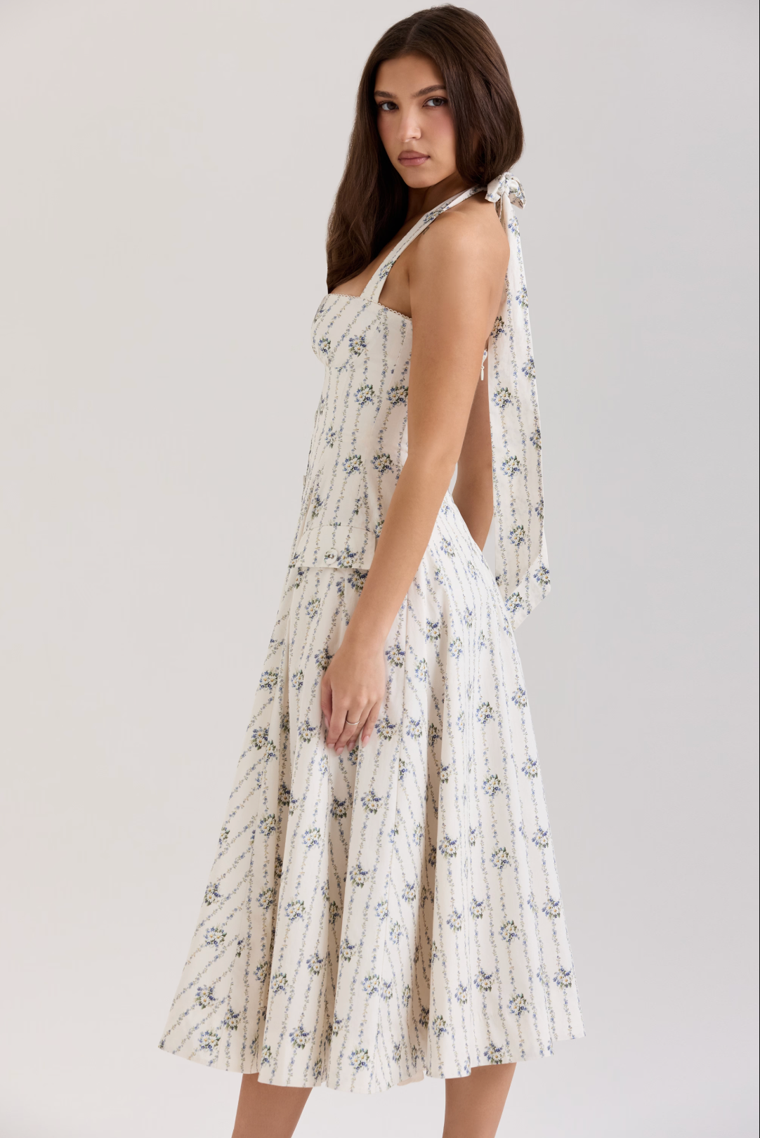 AMILIA | Midi Acampanado