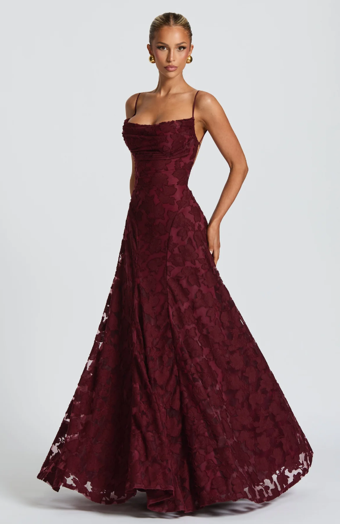 SOFIA | Elegante vestido Maxí de encaje