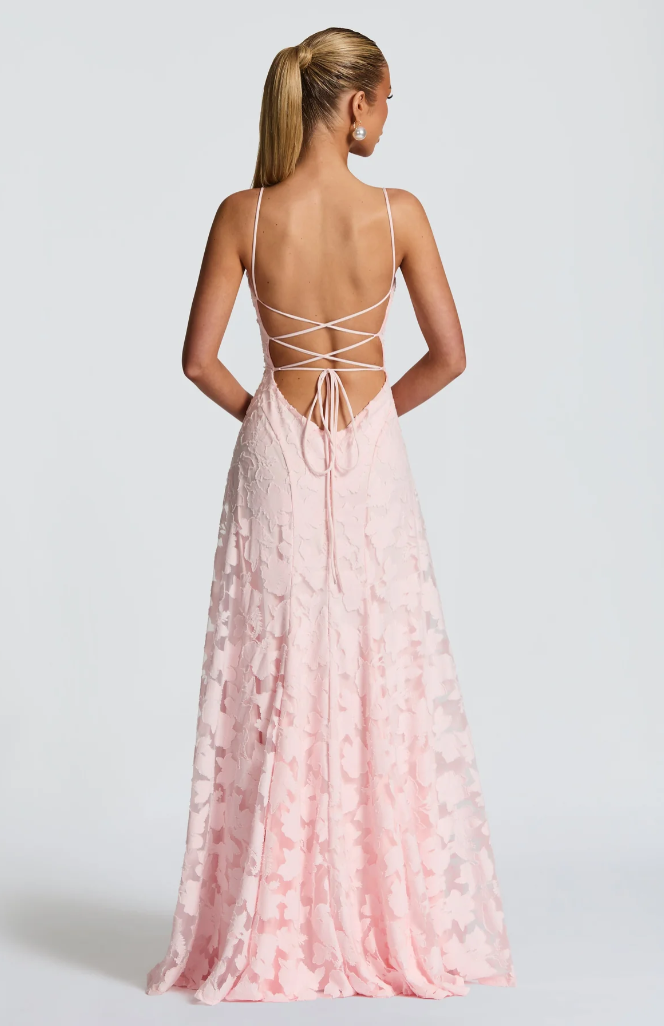 SOFIA | Elegante vestido Maxí de encaje