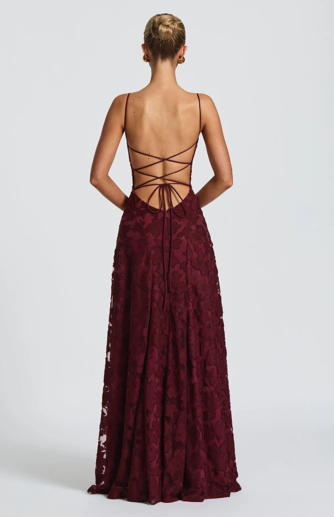 SOFIA | Elegante vestido Maxí de encaje