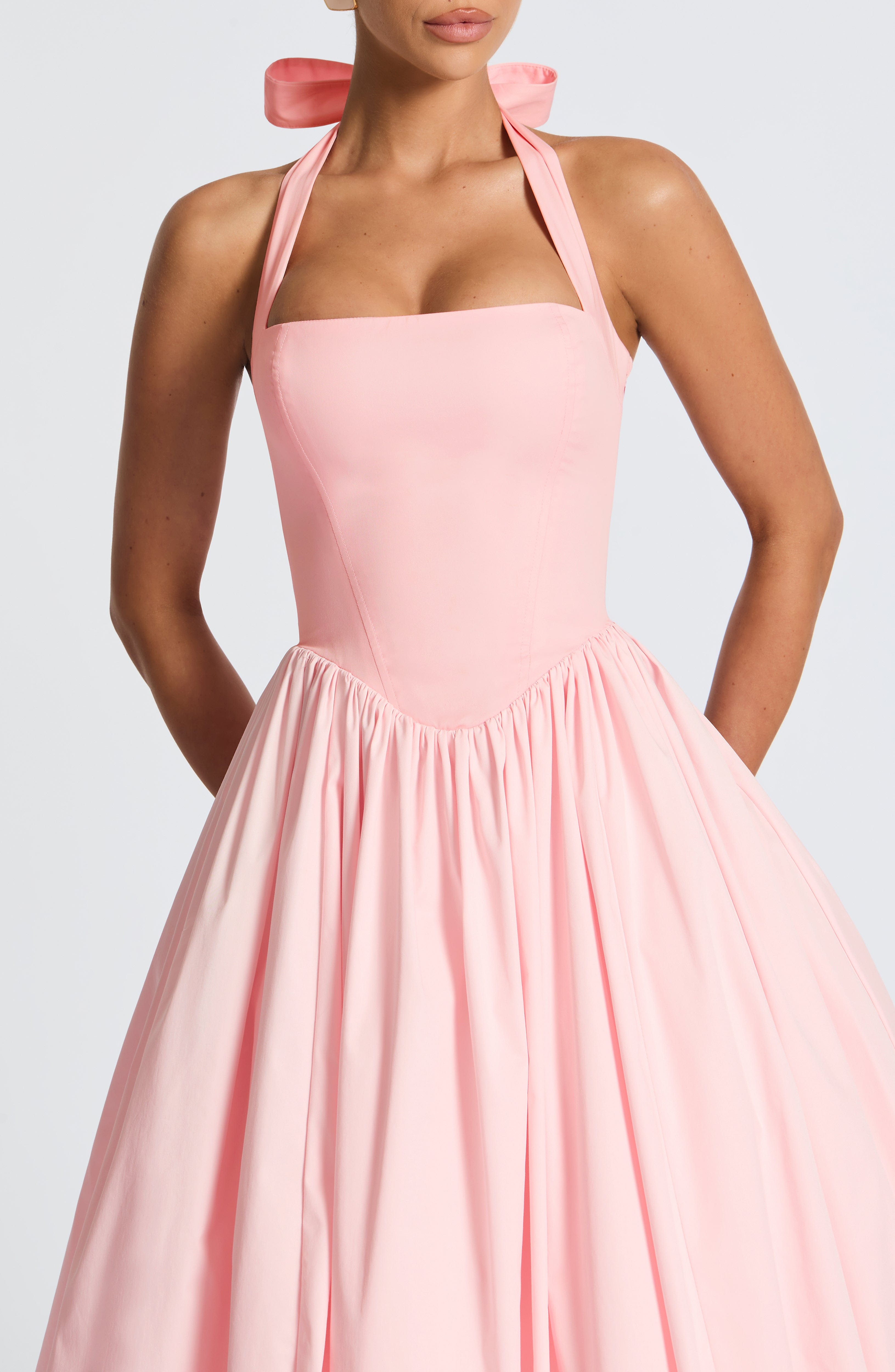 TESSA | Vestido midi con tirantes inspirado en lo vintage