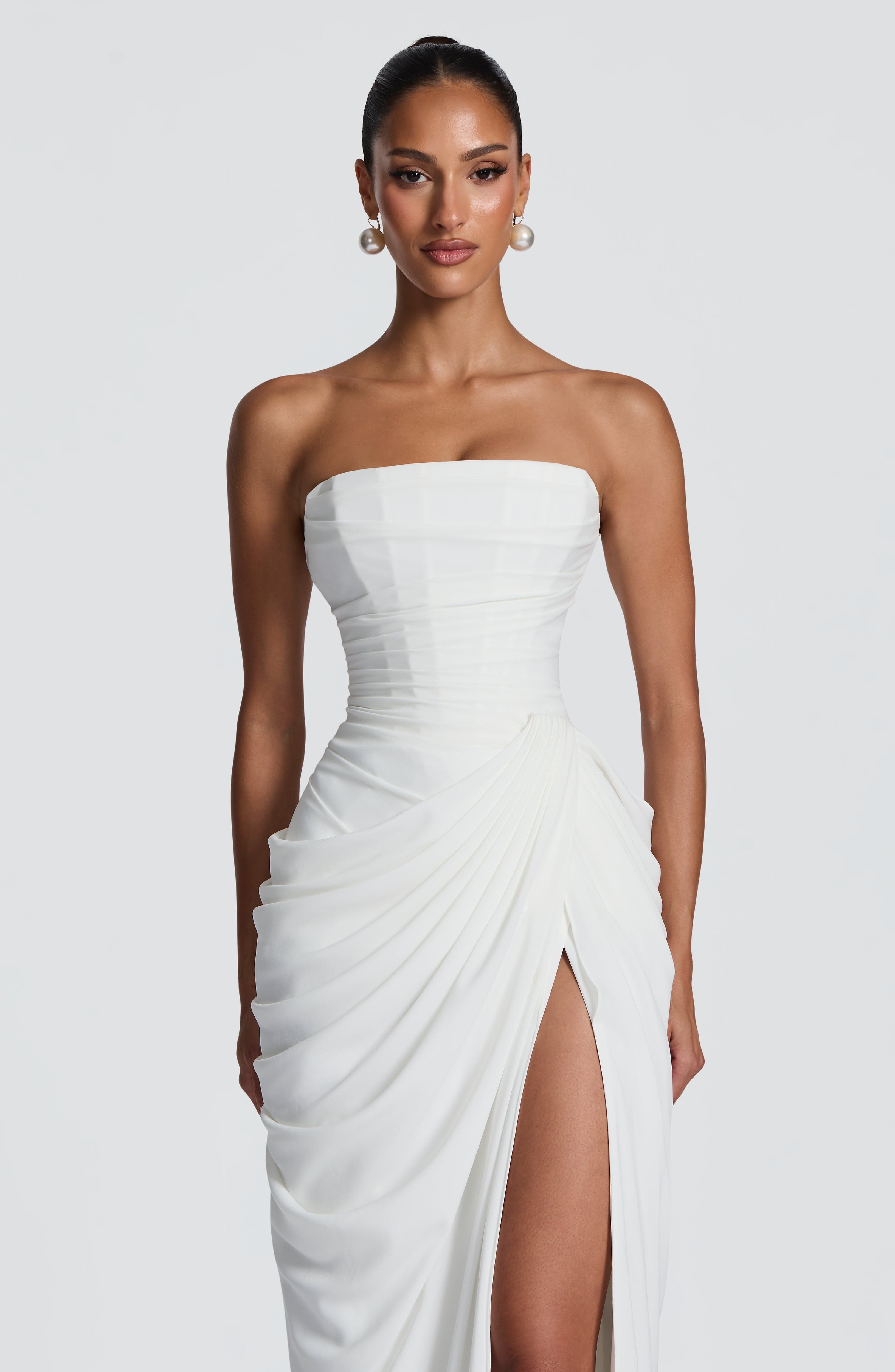 HANNAH | Elegante Vestido Maximalista con Drapado y Alta Abertura