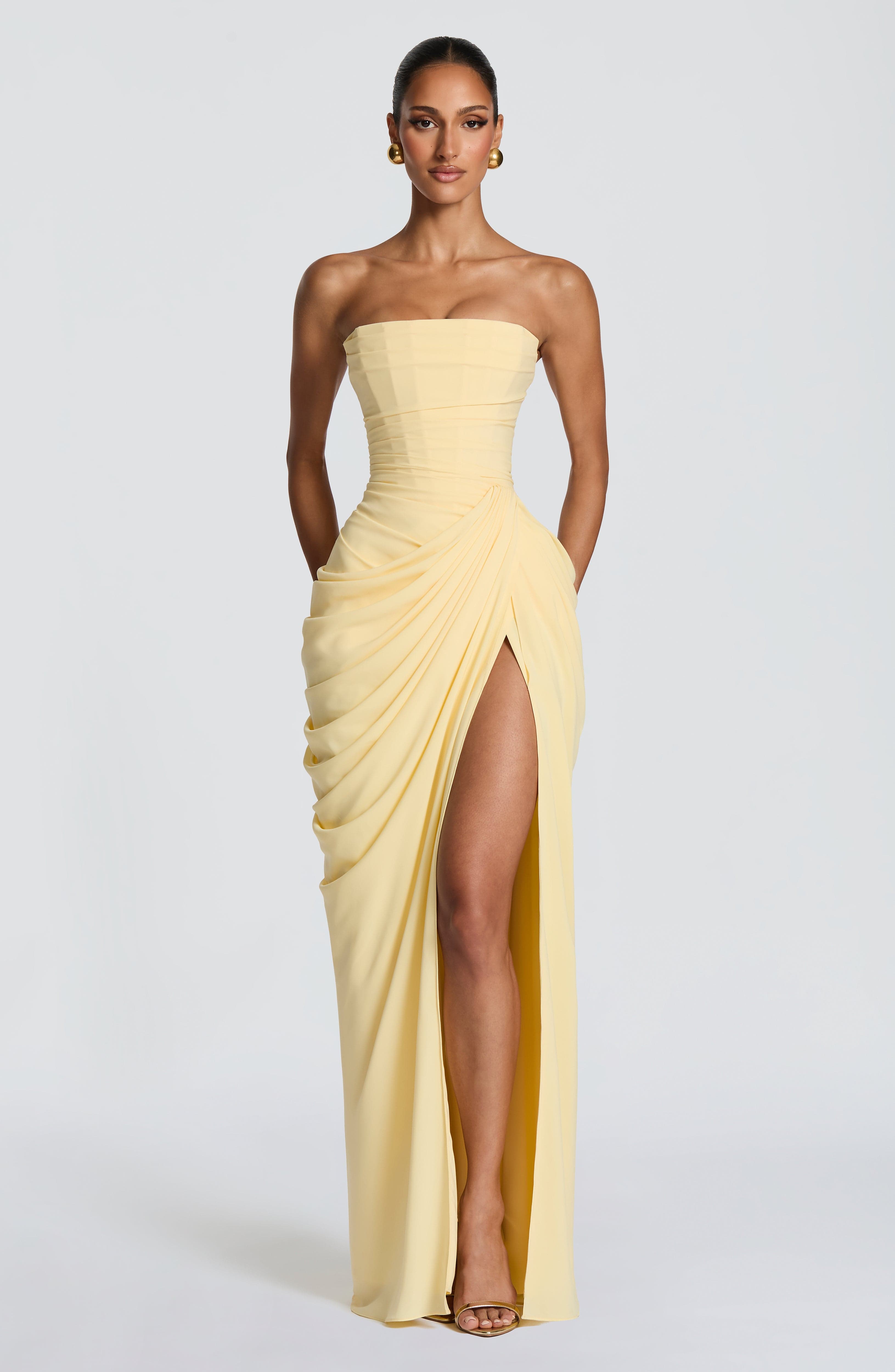 HANNAH | Elegante Vestido Maximalista con Drapado y Alta Abertura