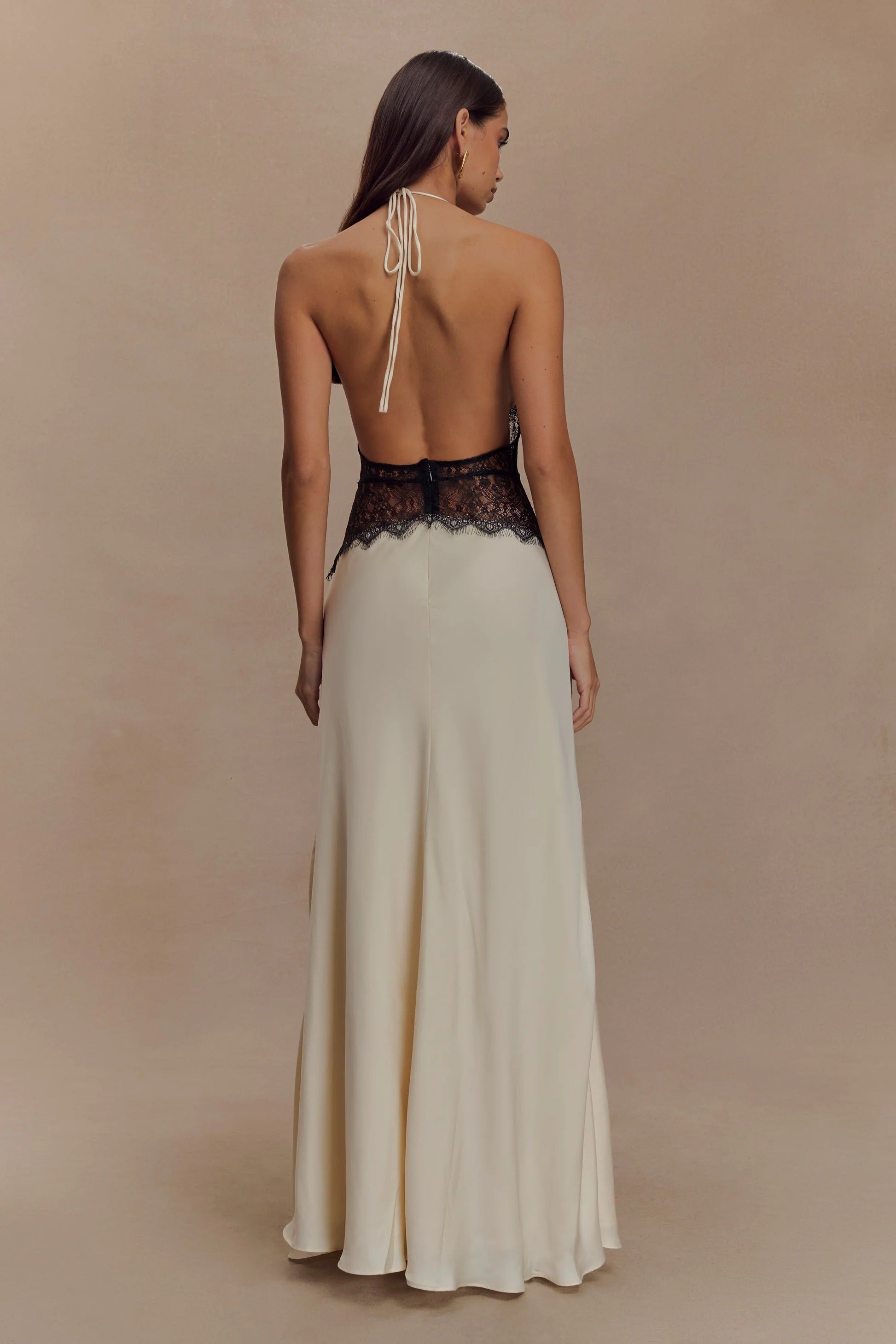 SELINA | Vestido Maximalista Estiloso con Cintura Transparente