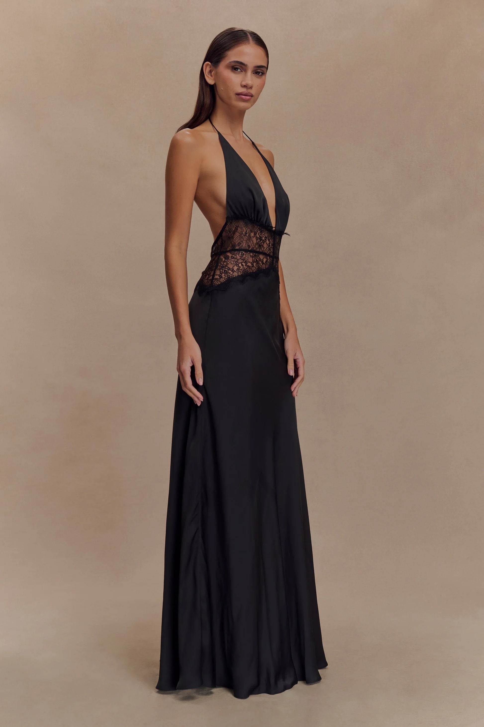 SELINA | Vestido Maximalista Estiloso con Cintura Transparente