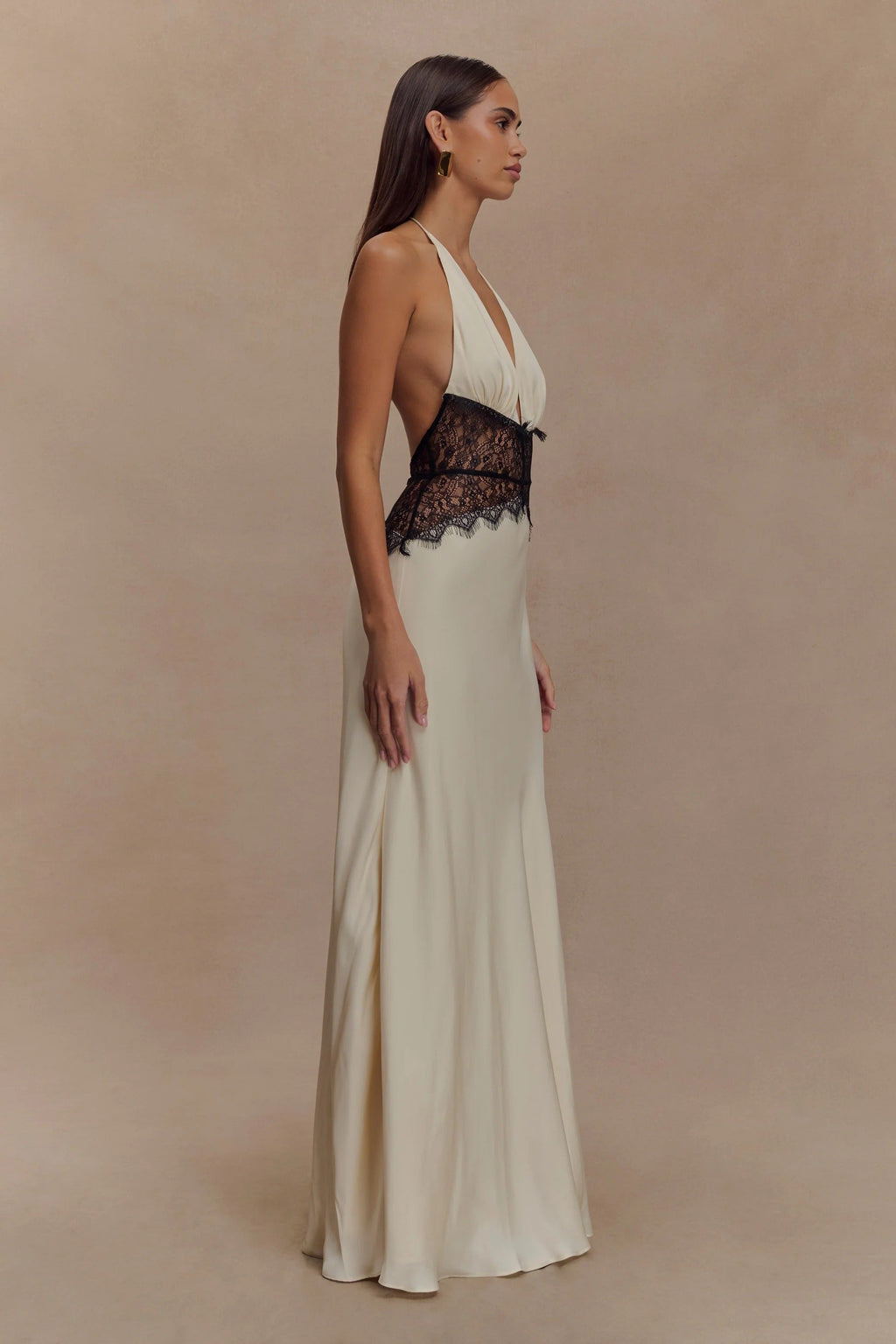 SELINA | Vestido Maximalista Estiloso con Cintura Transparente