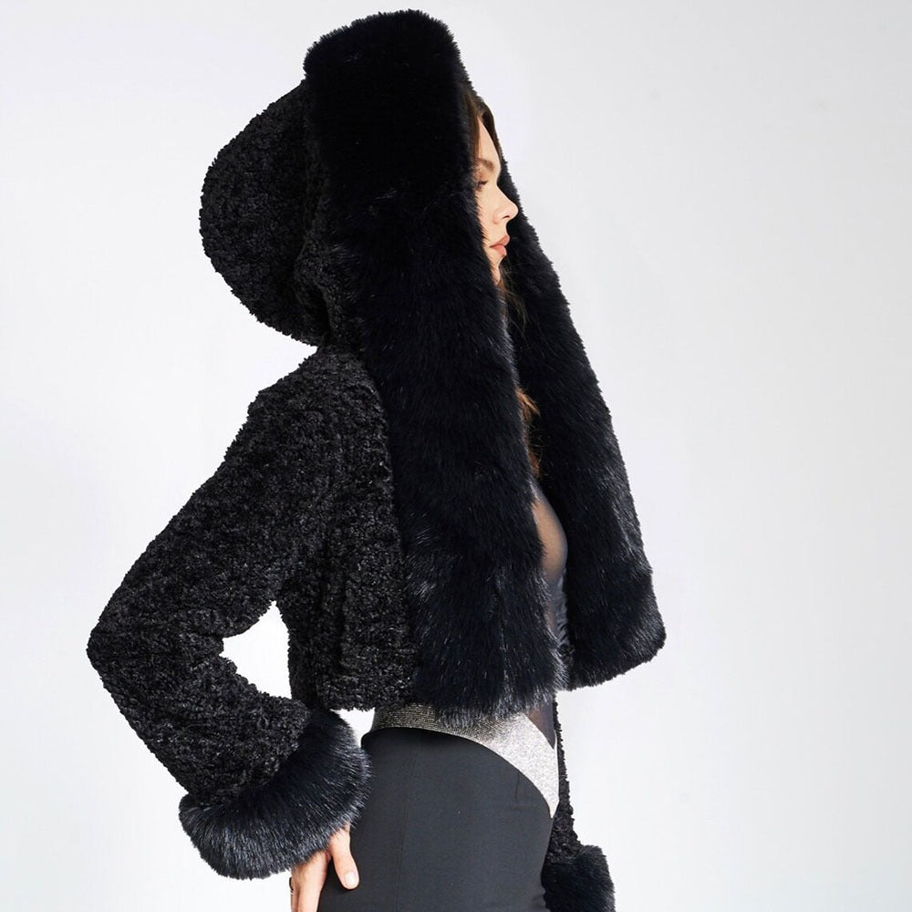 RIEL | Chaqueta de lana atemporal con capucha y cuello de piel