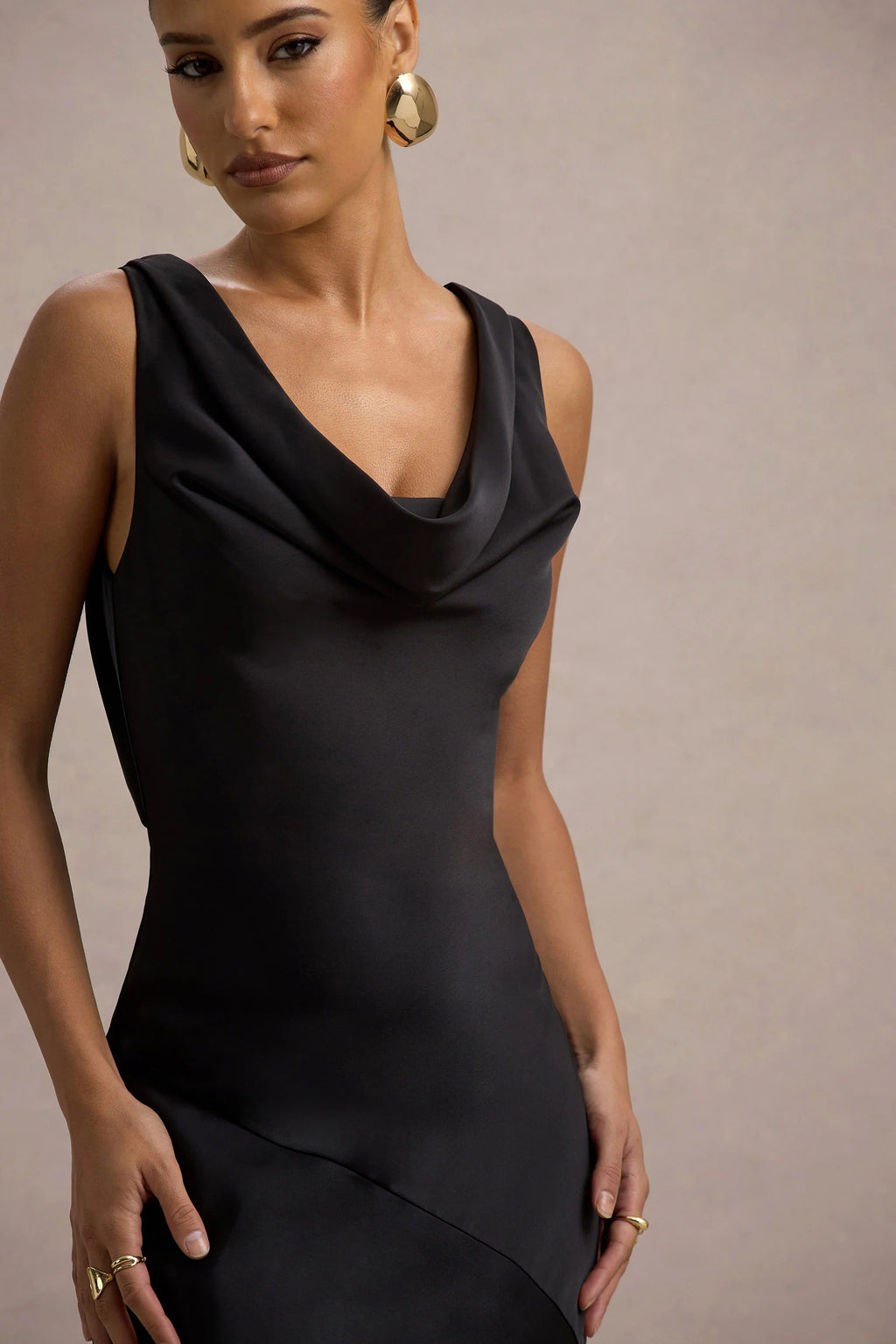 LENA | Vestido Maxí minimalista con escote drapeado