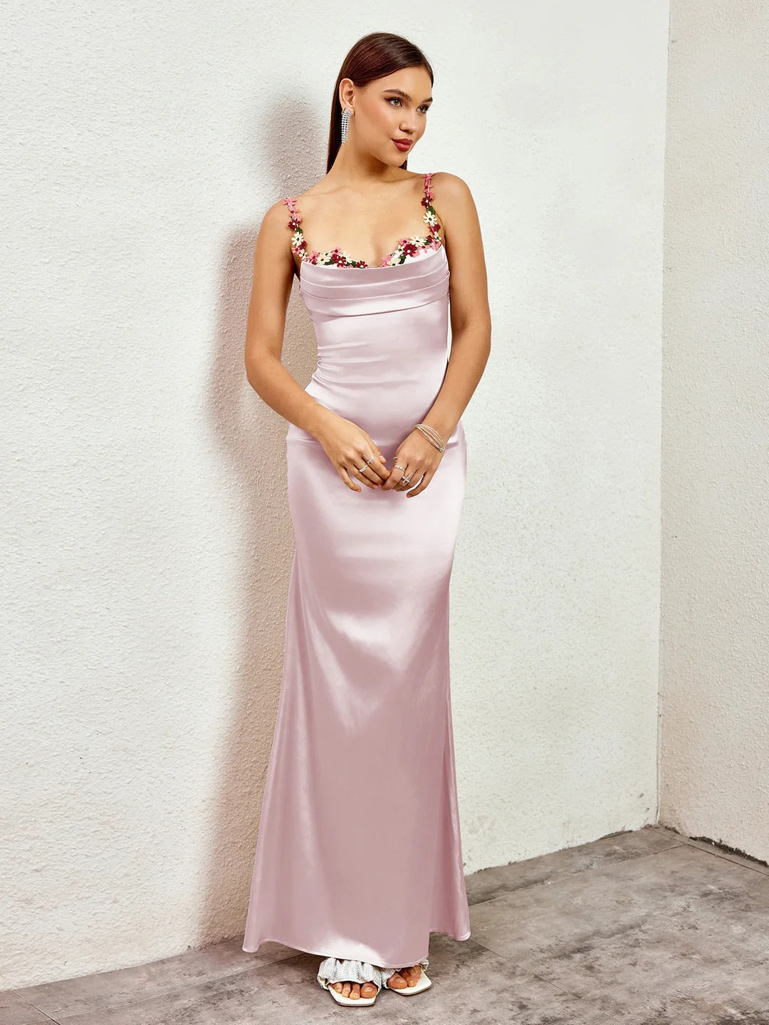 SARAH | Maxivestido de satén adornado