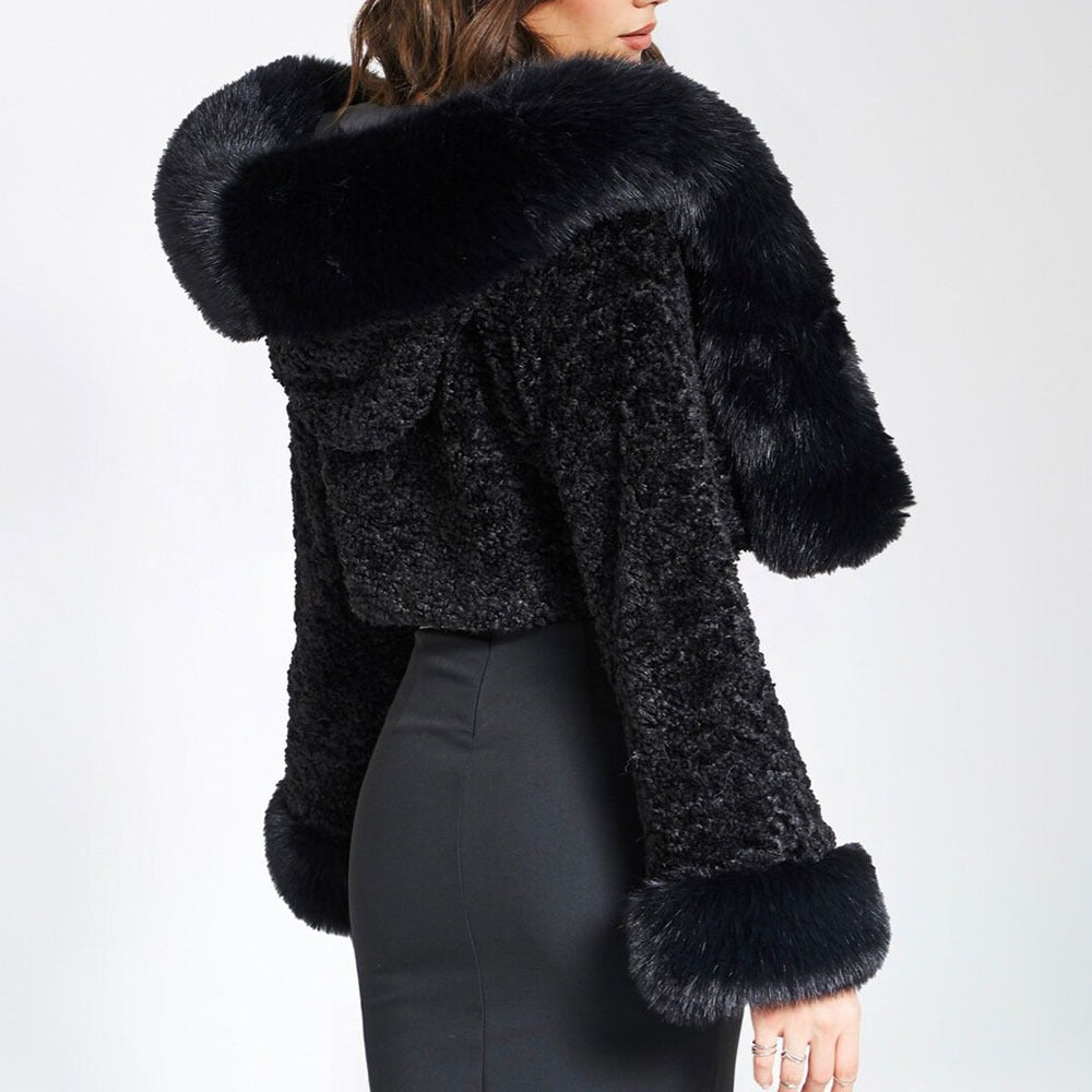 RIEL | Chaqueta de lana atemporal con capucha y cuello de piel