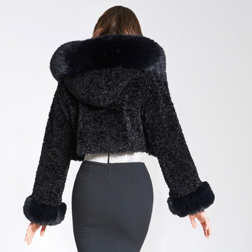 RIEL | Chaqueta de lana atemporal con capucha y cuello de piel