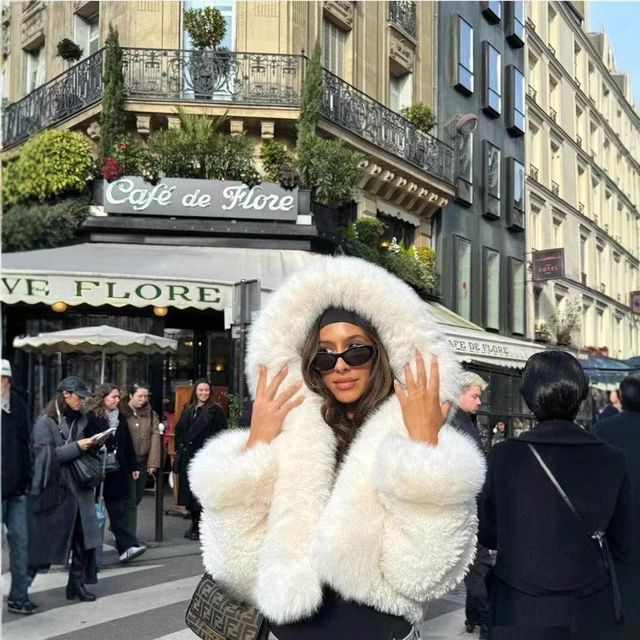 RIEL | Chaqueta de lana atemporal con capucha y cuello de piel