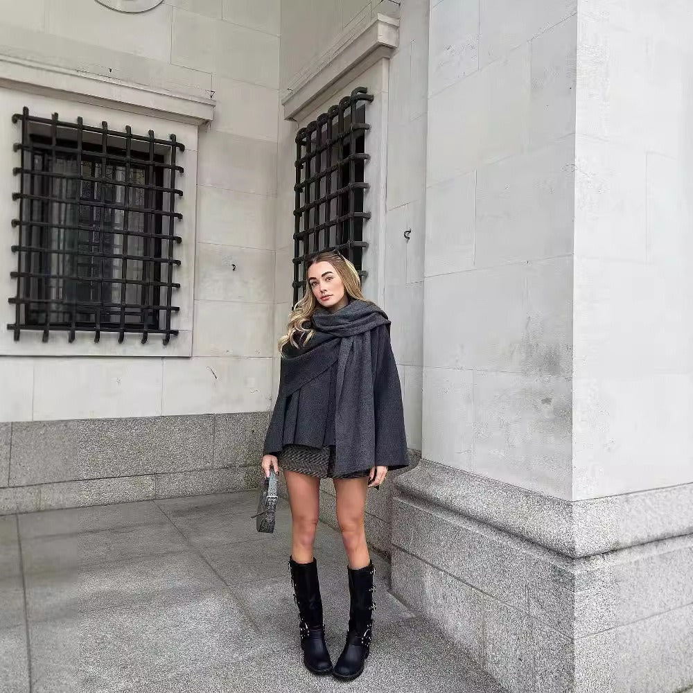GRETA | Elegante abrigo con pañuelo