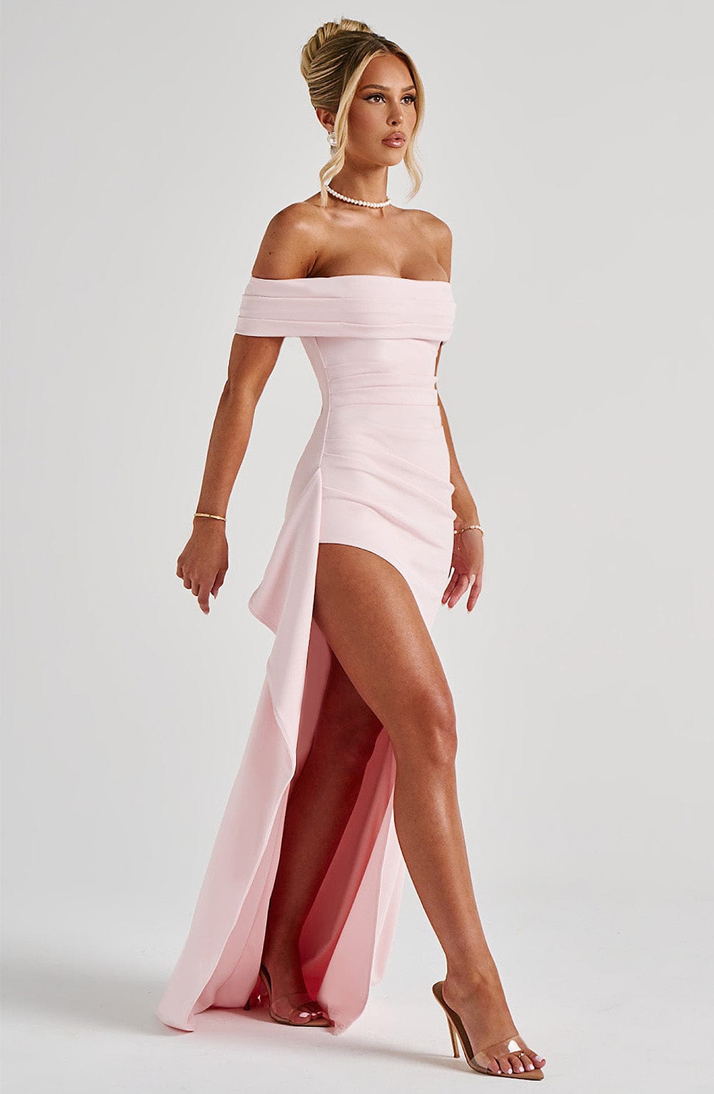 KIM | Vestido Maxí de satén Off-Shoulder
