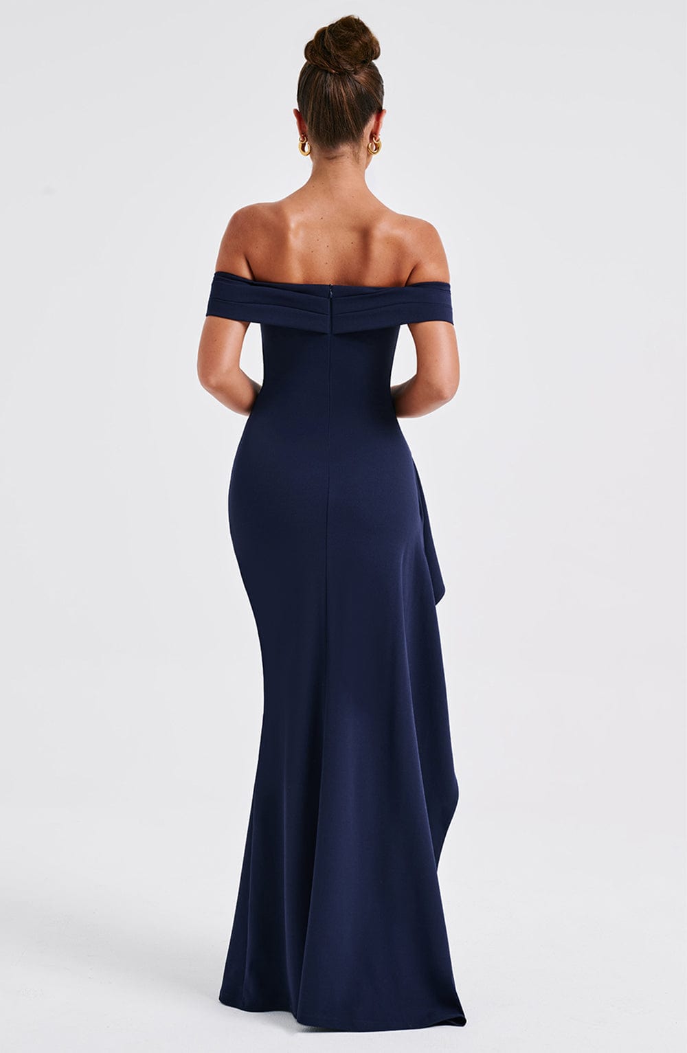 KIM | Vestido Maxí de satén Off-Shoulder
