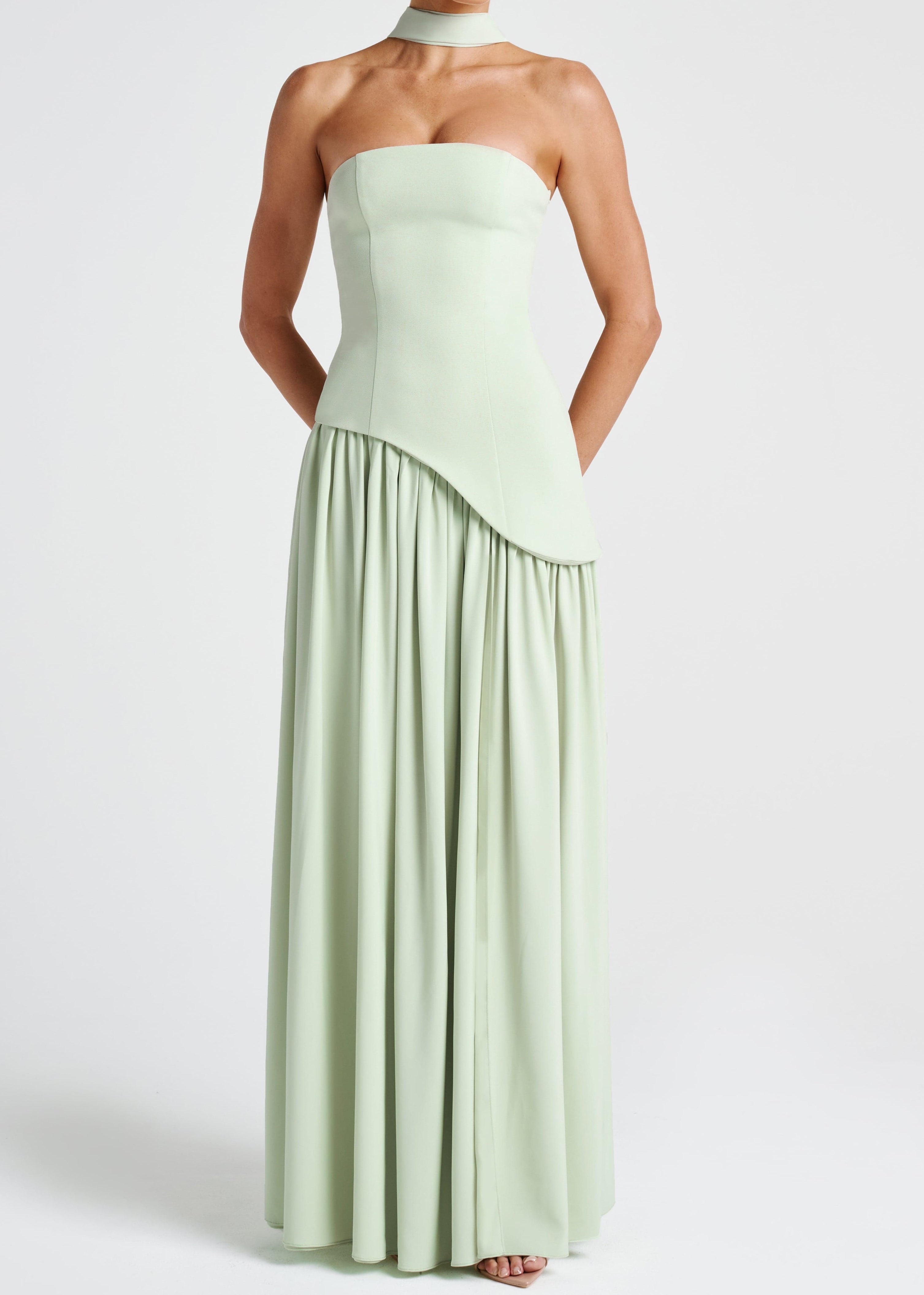 LINA | Elegancia Curvilínea