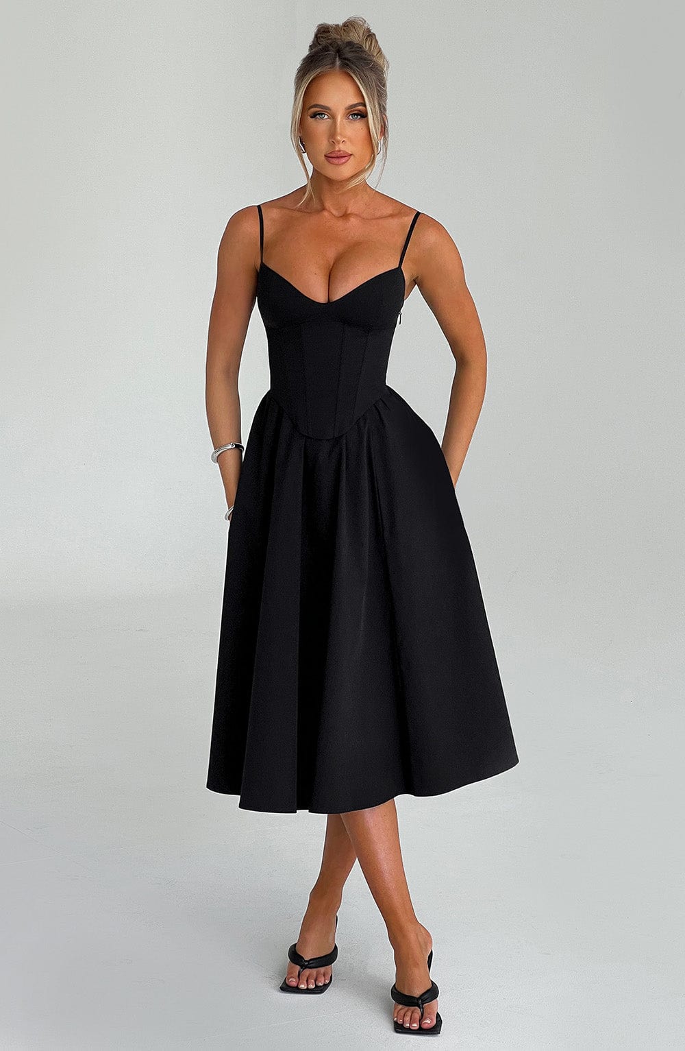 MAILEEN | Elegante vestido midi estilo corsé